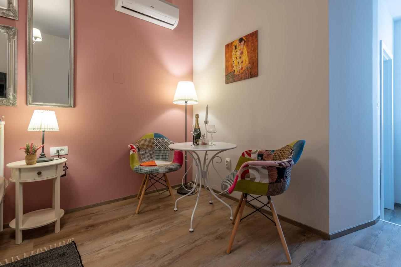 PUY Old City Romantic Studios 4 With Free Private Parking מראה חיצוני תמונה
