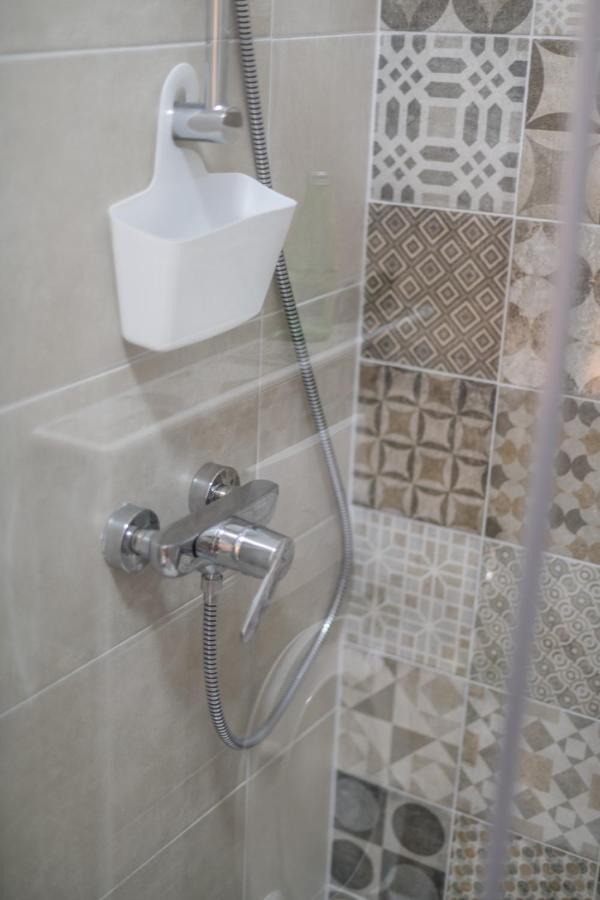 PUY Old City Romantic Studios 4 With Free Private Parking מראה חיצוני תמונה